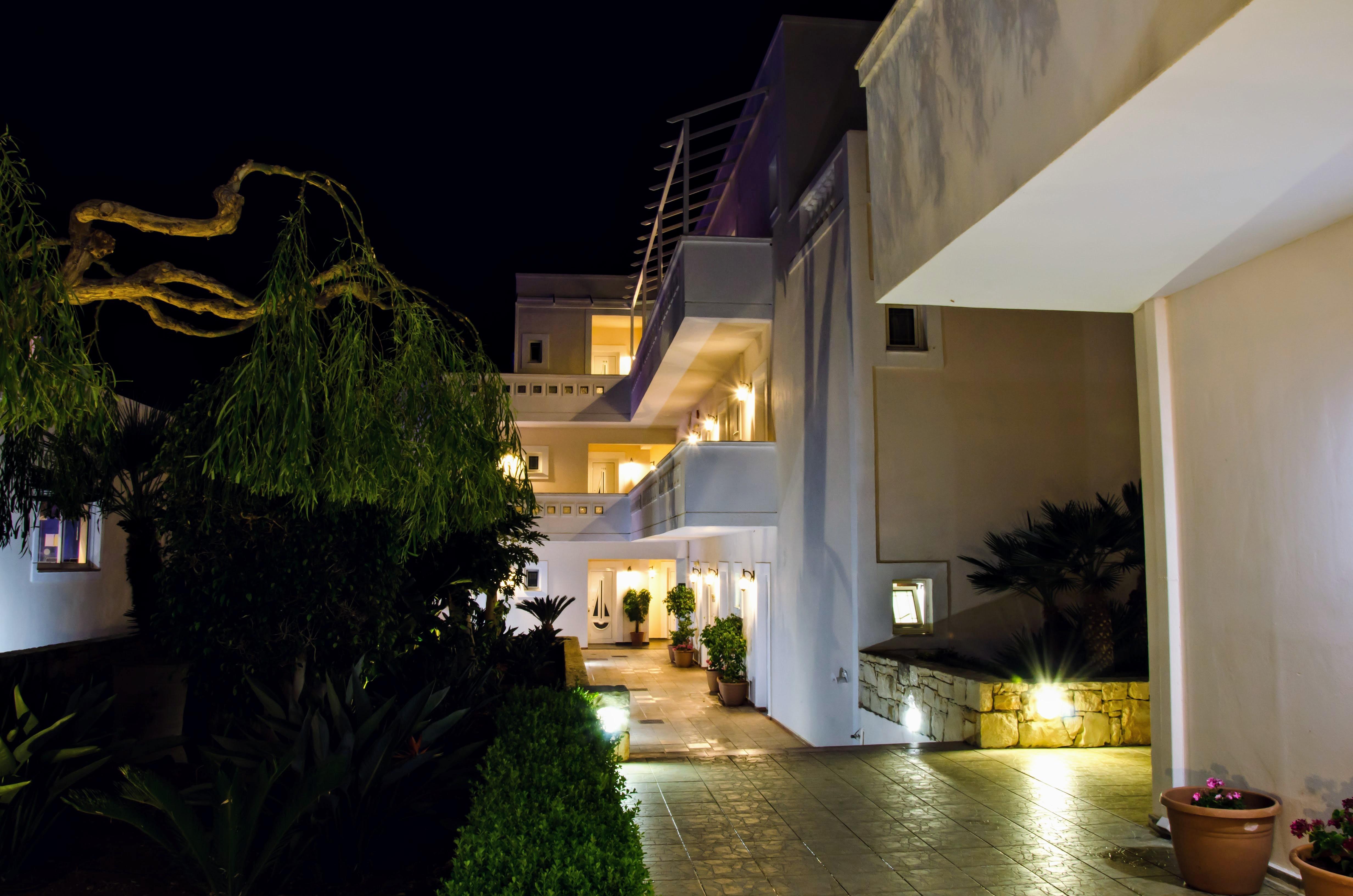 Yiannis Manos Hotel Resort Malia Buitenkant foto